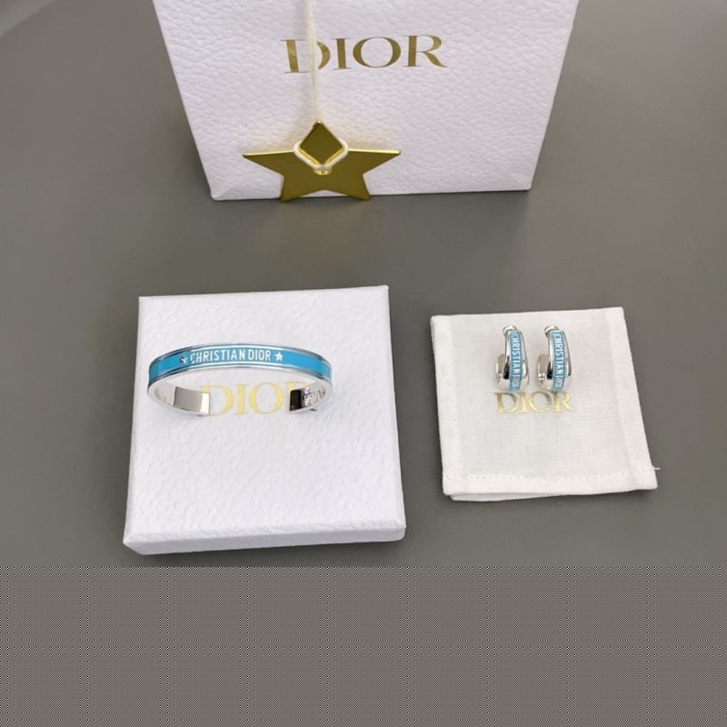 ch**an D*or bracelets